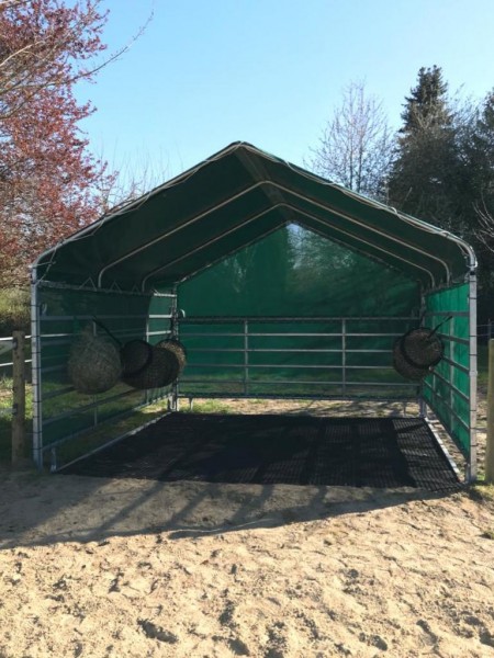 XL Weideunterstand 4x4m, mit Dachplane und Panel